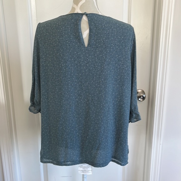 Reitman’s Signature pleated blouse size lg - Picture 2 of 2